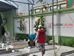 Revitalisasi Yang Dilakukan Polres Jombang Di Makam  KH Wahab Chasbullah Mulai Tahap Pengecatan