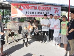 Polres Nganjuk Gelar Sholat Idul Adha 1444 H/ 2023 M dan Bagikan Daging Kurban