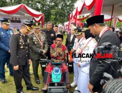 Hari Bhayangkara ke – 77 Polres Lumajang Beri Bantuan Motor Listrik Roda 3 Untuk Marbot Penyandang Disabilitas