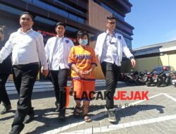 Polda Jatim Serahkan Tersangka Investasi Bodong dan Barang Bukti ke Kejari Malang