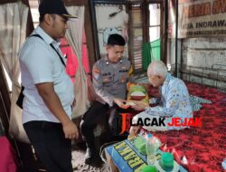 “Bhasmala” Program Bhabinkamtibmas Polres Situbondo Sambang dan Bantu Manula