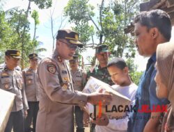 Kunjungi Warga Kecamatan Pule, Kapolres Trenggalek Serahkan Bansos