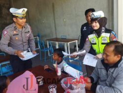 Operasi Patuh Semeru 2023, Polres Blitar Berikan Edukasi Lalu Lintas Kepada Masyarakat