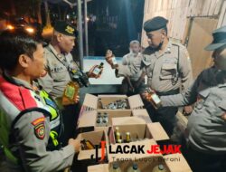 Operasi Pekat Polres Kediri Kota bersama Petugas Gabungan Amankan Ratusan Botol Miras