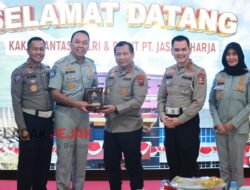 Kapolda Jatim Menerima Kunjungan Kakorlantas Polri dan Jasa Raharja Bahas Tentang Pelayanan Samsat