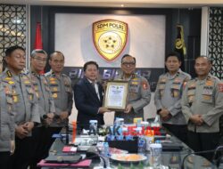 As SDM Irjen Dedi Prasetyo Terima Presisi Award Berkat Keterbukaan Rekrutmen Polri