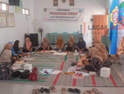 Pelatihan Buket Tim Penggerak PKK Desa Latsari Kecamatan Mojowarno Jombang