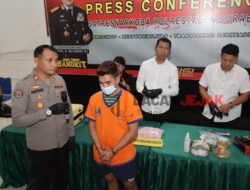 Polrestabes Surabaya Ungkap Peredaran Narkoba, Kurir dan Ribuan Ekstasi Berhasil Diamankan