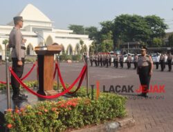 Kapolres Pasuruan Pimpin Upacara Kenaikan Pangkat Pengabdian PNPP Polres Pasuruan