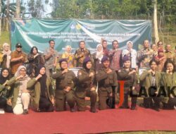 Kemendikbudristek Melalui BPN Jombang Serahkan Sertifikat Tanah ke UPN Veteran Jawa Timur, Selebihnya Begini