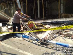 Polisi Jombang Selidiki Identitas Tukang Becak yang meninggal Tertimpa Tembok Bangunan