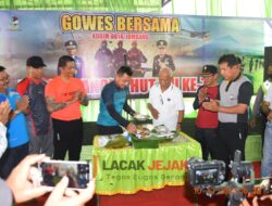 Perhutani KPH Jombang Jalin Sinergitas Dengan Mengikuti Goes Dan Tanam Korma, Dalam Rangka HUT TNI ke-78
