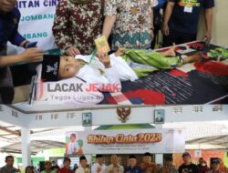 Pj Bupati Sugiat Memberikan Apresiasi Kepada Badan Amil Zakat Nasional Kabupaten Jombang