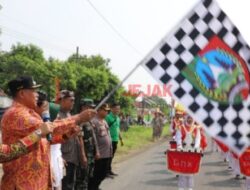 Pj Bupati Jombang Berangkatkan Pawai Budaya Dusun Kleco, Begini Pesannya.