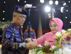 Pimpin Puncak Acara HUT Polairud ke -73 Kapolda Jatim Apresiasi Keberhasilan Polairud