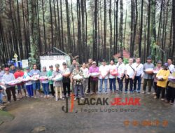 Perhutani Jombang Berikan Suport Ke Tenaga Penyadap Di Wonosalam Begini Ungkapan Anggota LMDH