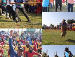 Melestarikan Olahraga Tradisional, Pj Bupati Jombang Sugiat Tarik Tambang Lawan Kades Di Plandaan