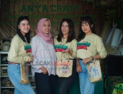 Disporapar Jombang gelar Famtrip ke Makam Mbah Buyut Sona dan Anya Craft – Kabuh