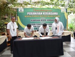 Perhutani Bersama Kejaksaan Negri Jalin Sinergitas DanTandatangani Kerjasama Penanganan Hukum Di Jombang