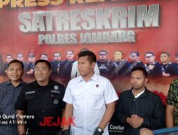 Polres Jombang Berhasil Membongkar Penyalahgunaan BBM Bersubsidi Berikut 3 Pelaku Dan Barang Buktinya
