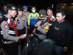 Tujuh Remaja Sedang Pesta Miras dan Ratusan Botol Miras Berbagai Merk, Diamankan Tim Patroli Gabungan Polres Jombang