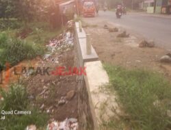 Dinas PUPR Jombang Gercep Lakukan Pembenahan Bahu Jalan Di Desa Penggaron Yang Sempat Ambles