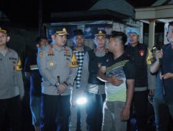 Kapolres Jombang Pimpin Patroli Sepertiga Malam, Pembagian Makan Sahur Gratis Kepada Masyarakat dan Imam Safari Kultum Subuh