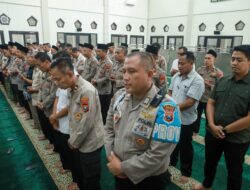 Keluarga Besar Polres Jombang Gelar Salat Gaib dan Doa Bersama untuk Tiga Personel Polri yang Gugur dalam Tugas