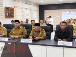 Bupati Warsubi Mengikuti Rakor TPID Virtual Dari Ruang Media Center Demi Menjaga Stabilitas Ekonomi