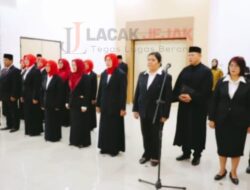 Lantik 15 Pejabat Fungsional Guna Hindari Penyalahgunaan Wewenang Begini Pesan Bupati Jombang Warsubi 