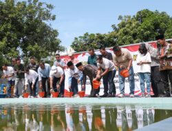 Dukung Ketahanan Pangan, Polres Jombang Bersinergi Dengan Pemkab Lakukan Tebar Benih 10 ribu Ikan Nila
