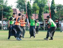 Meriahkan HUT Kemerdekaan RI ke-80, Polres Jombang Gelar Pertandingan  Mini Soccer (Sepakbola Sarung)