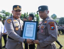 Kapolres Jombang Berikan Penghargaan Pada 17 Pegawai Negeri Pada Polri Berprestasi