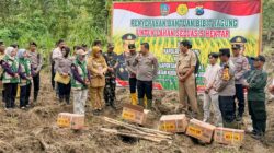 Kapolres Jombang Serahkan Bantuan Bibit Jagung Kepada Gapoktan Desa Katemas Kecamatan Kudu Dalam Mendukung Swasembada Pangan 