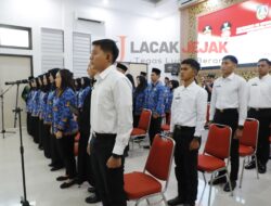 Bupati Warsubi Serahkan SK CPNS dan Ambil Sumpah 23 PNS di Lingkup Pemkab Jombang