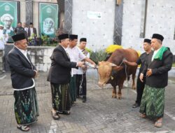 Peringati Hari Raya Idul Adha Bupati Jombang Warsubi Ajak Masyarakat Tundukkan Ego Dan Tingkatkan Peduli Sosial