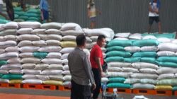 Wujud Dukungan  Program Ketahanan Pangan, Polisi Kawal Pengiriman 10 Ton Jagung ke Bulog Jombang
