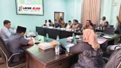 Blak – Blakan Bank Jombang Bantah Isu Kredit Nenek Ngatini Rp.500 ribu Ditagih Rp.70 juta Di Hadapan Komisi B DPRD Jombang