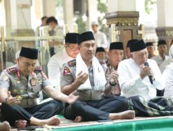 Untuk Memperkuat Sinergi Ulama dan Umara, Kapolri Silaturahmi ke Ponpes Tebuireng dan Ziarah Makam Gus Dur